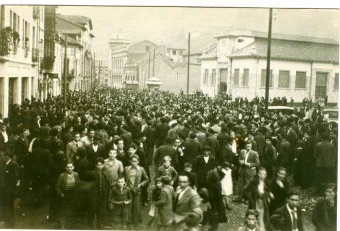 Mitin de Belarmino Tomás en El Entrego, 1934
